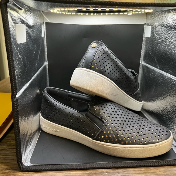 Black Michael Kors size 8 loafers - Picture 3 of 3